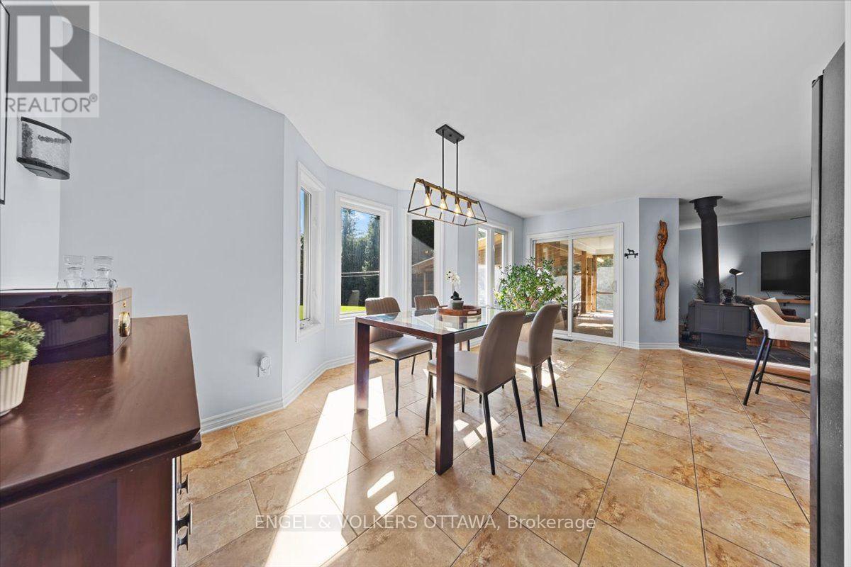 2565 MARSHWOOD ROAD - 18