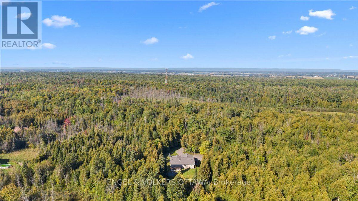2565 MARSHWOOD ROAD - Image 48