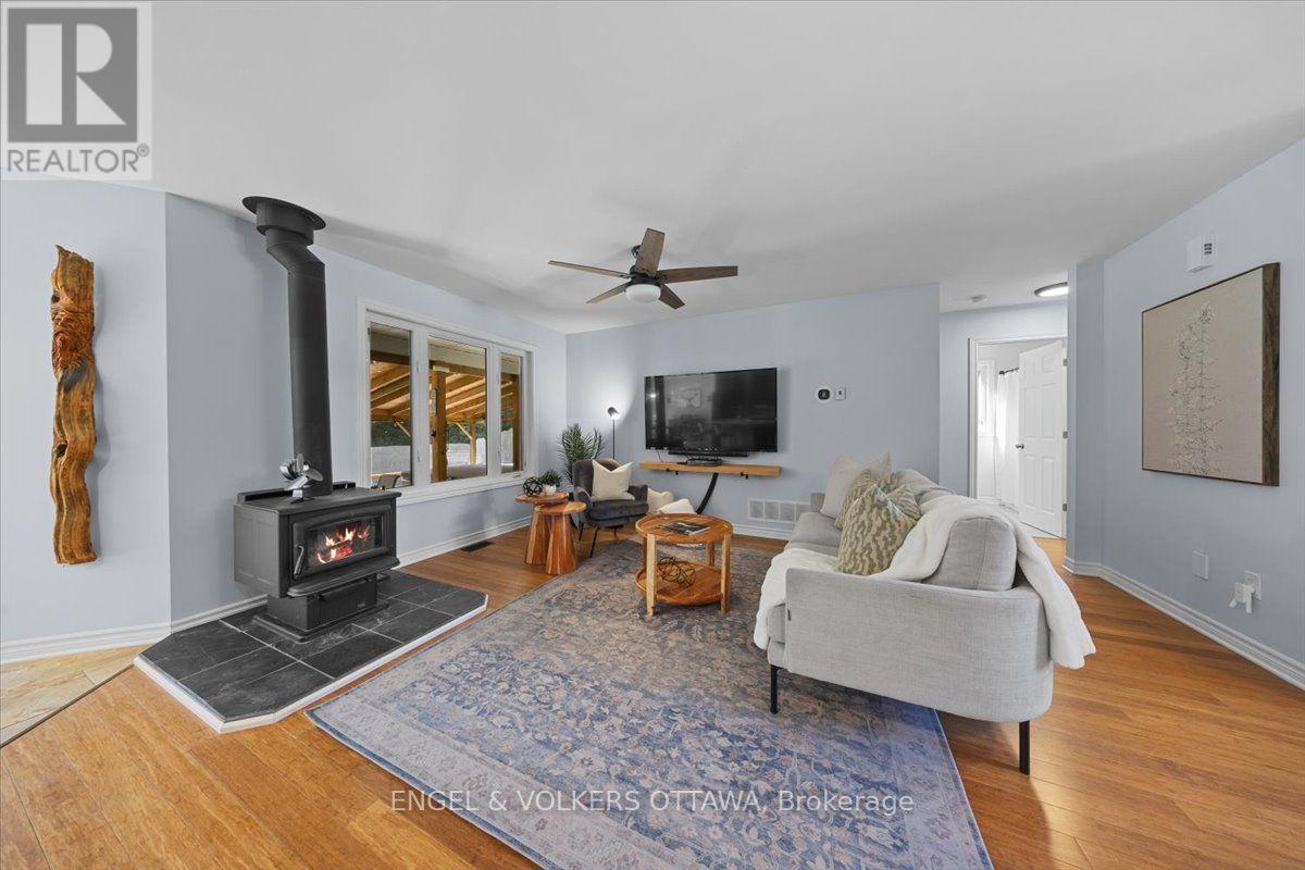 2565 MARSHWOOD ROAD - 6