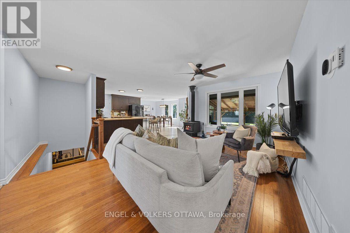 2565 MARSHWOOD ROAD - 7