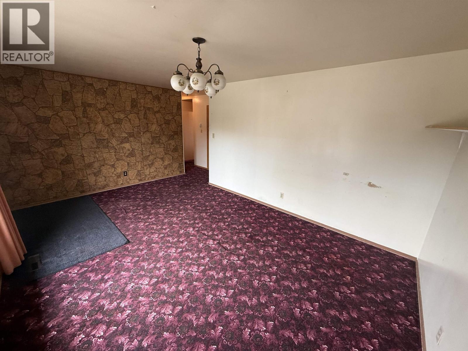 9511 98A AVENUE - Image 4