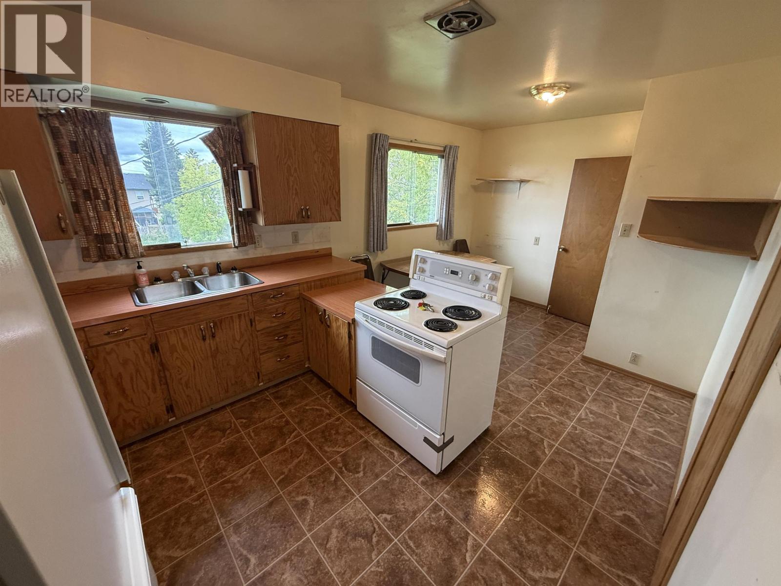 9511 98A AVENUE - Image 5