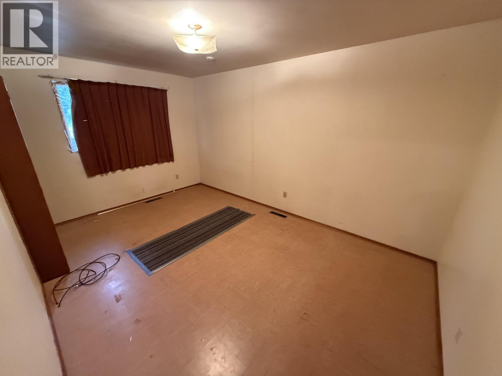 9511 98A AVENUE - 7