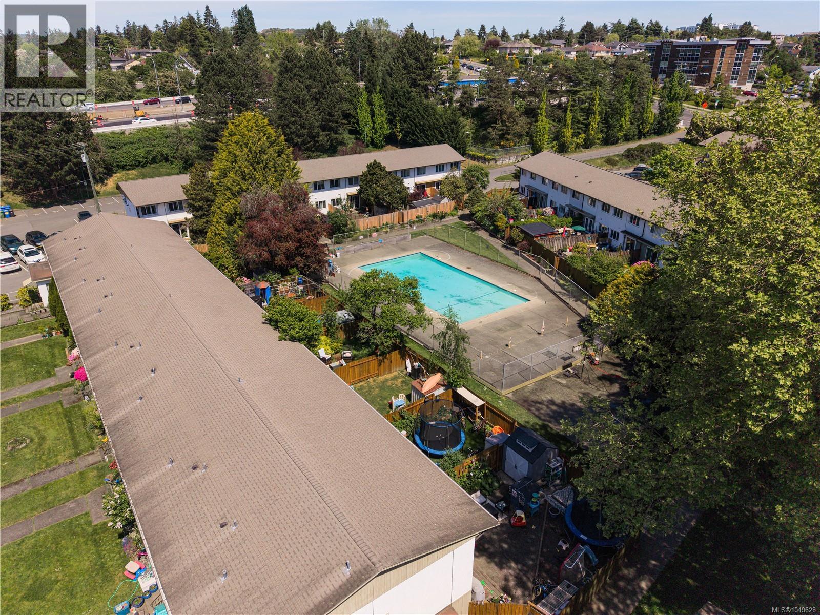 352 Burnside Rd W - Image 16