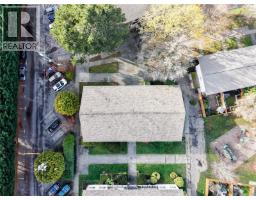 352 Burnside Rd W, Saanich, BC V8Z1M1 Photo 20