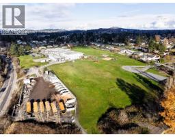 352 Burnside Rd W, Saanich, BC V8Z1M1 Photo 22