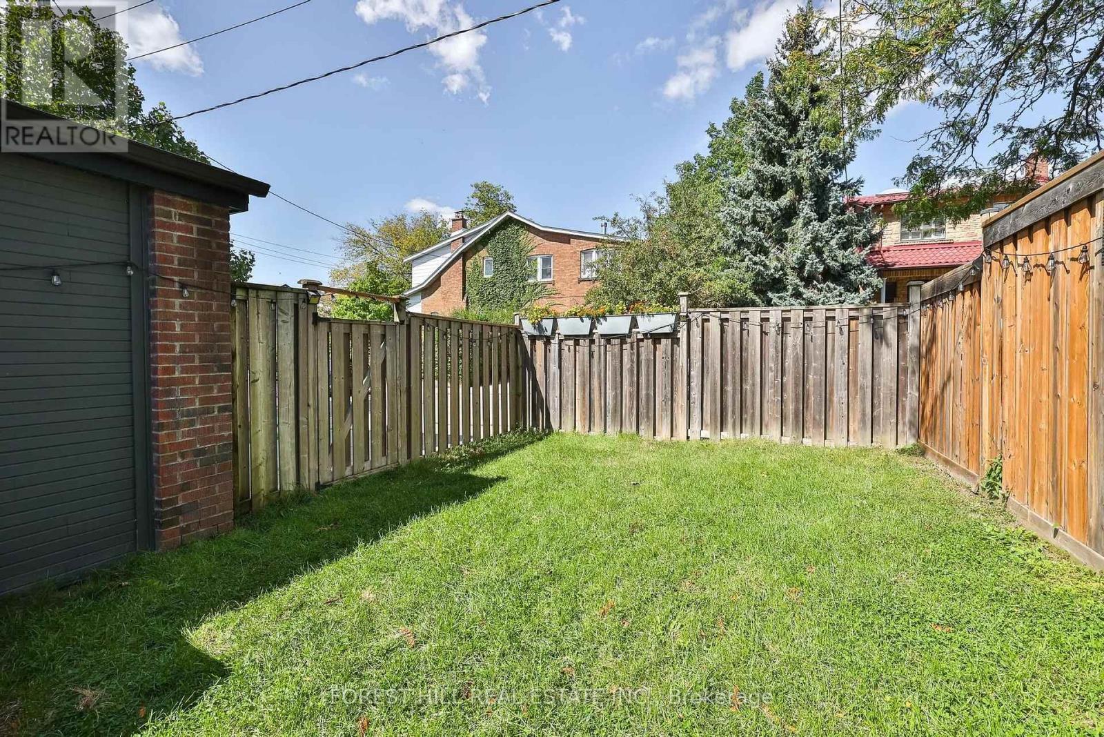 205 GLENHOLME AVENUE - 32