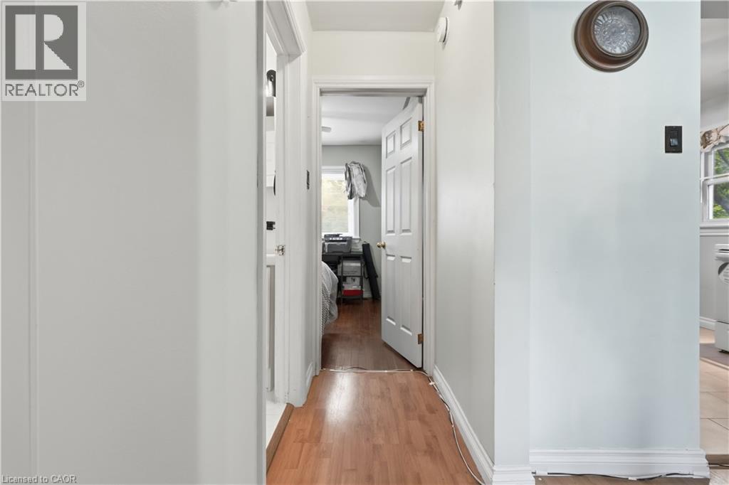 1494 MAIN Street E - 17