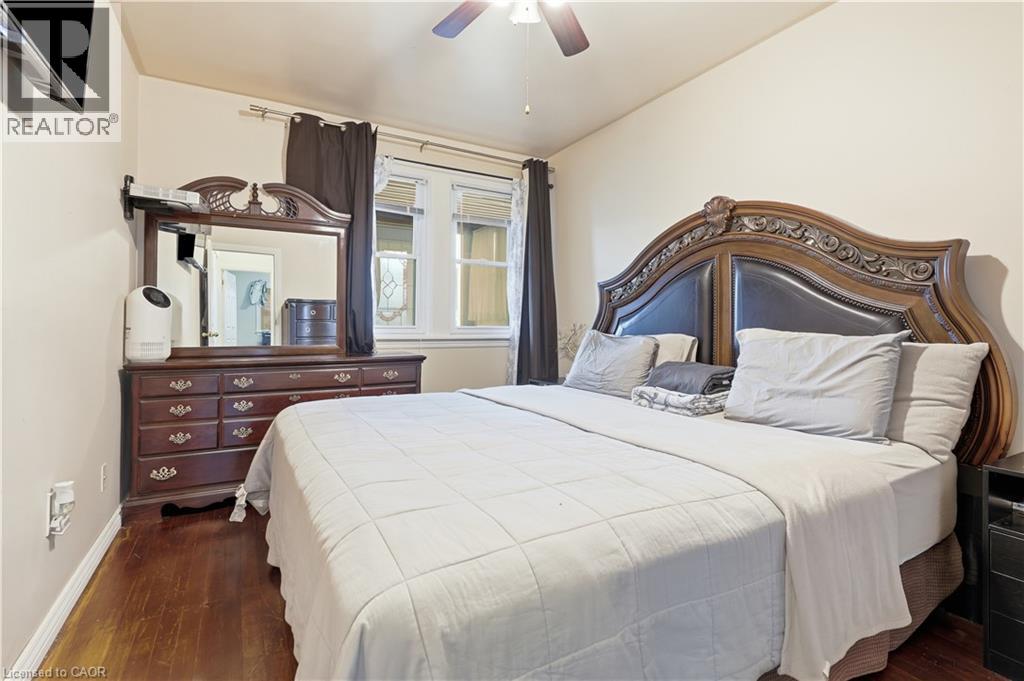 1494 MAIN Street E - 18