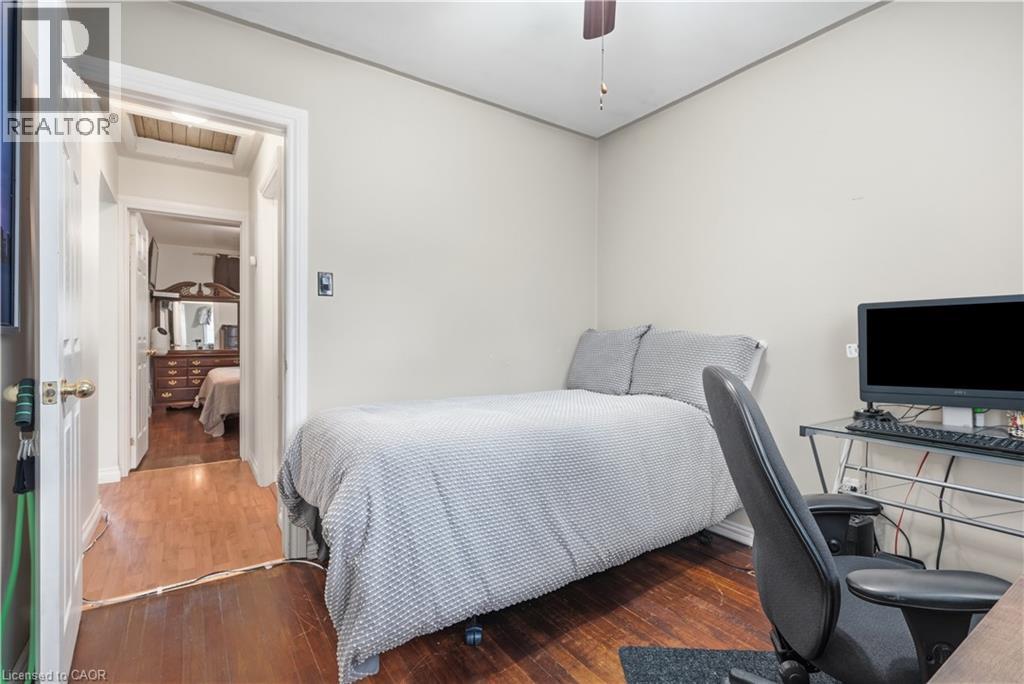 1494 MAIN Street E - 20