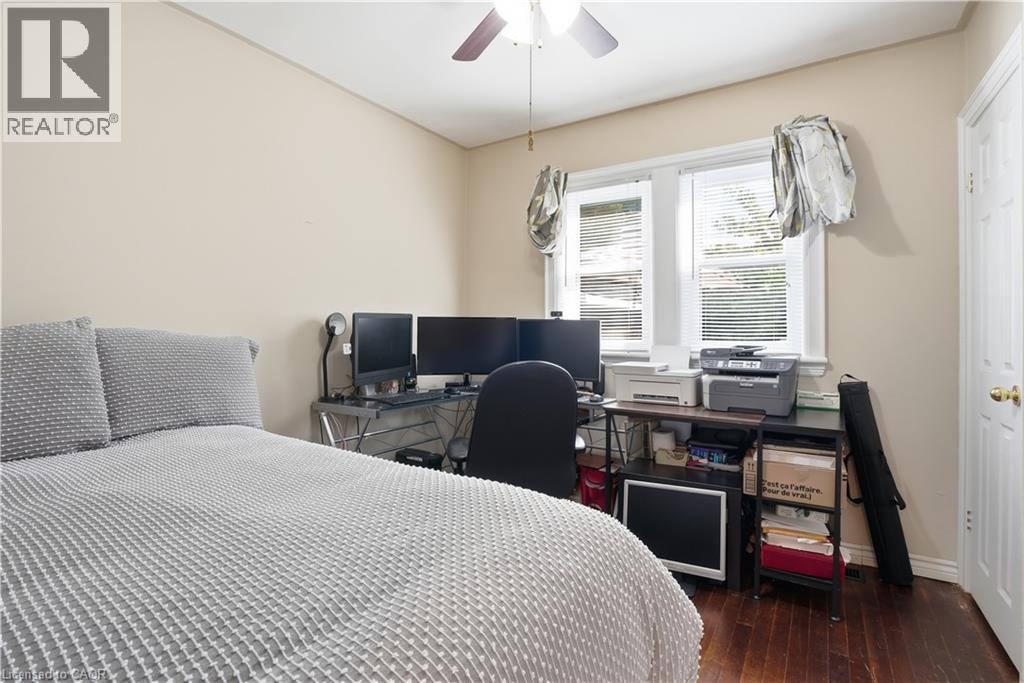 1494 MAIN Street E - 21