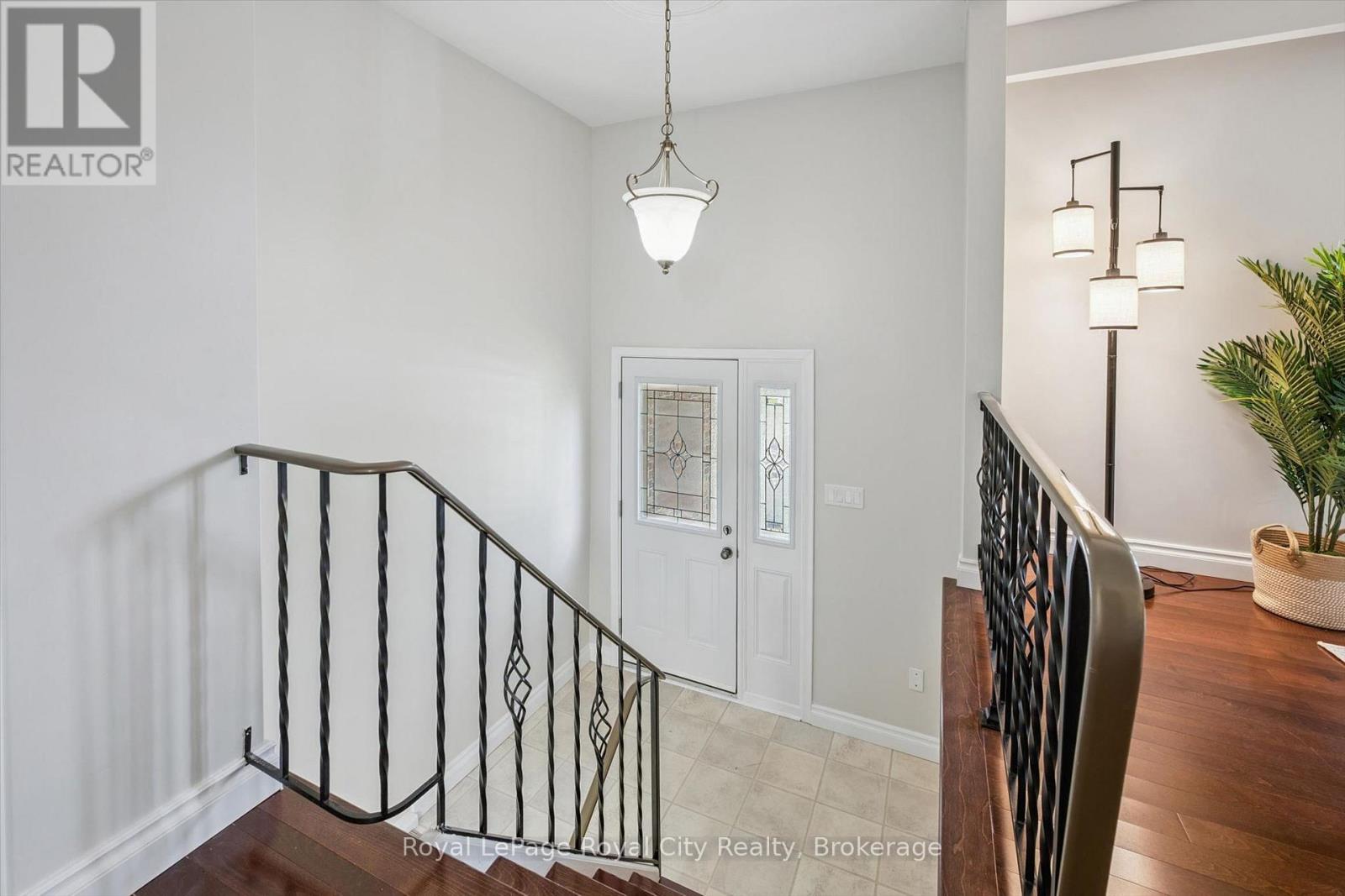 40 BISHOP COURT, Guelph (Dovercliffe Park/Old University) — photo 4