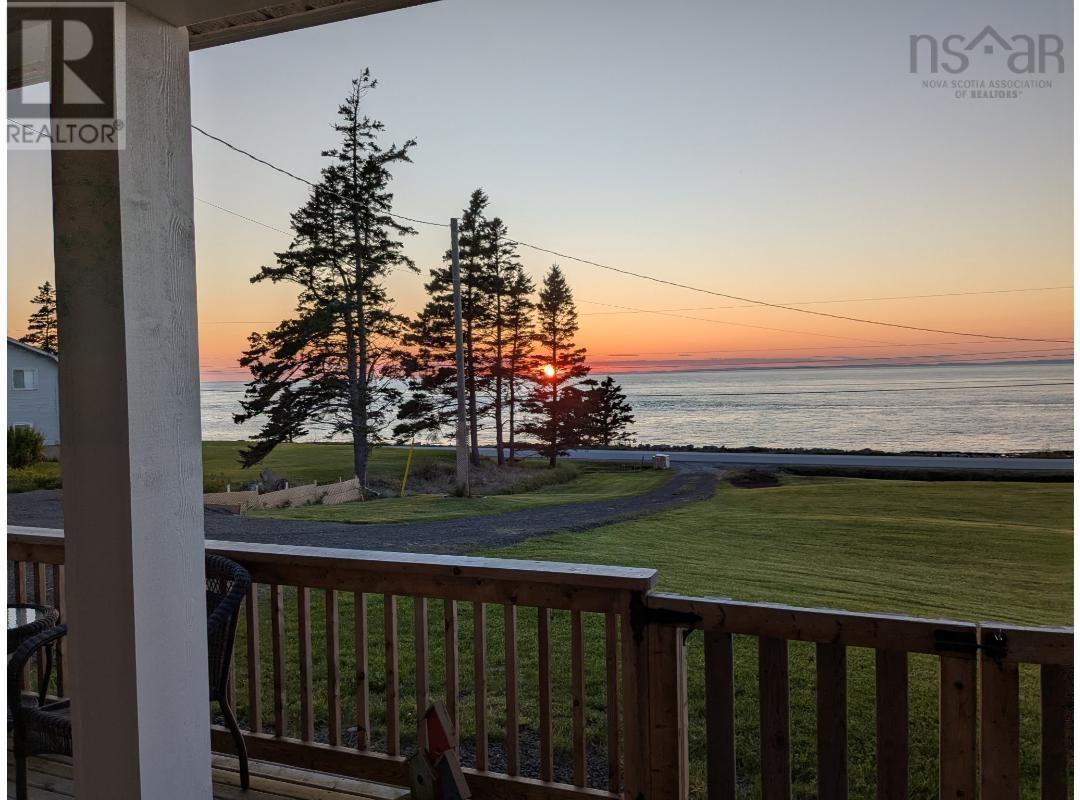 12044 Shore Road E, Cottage Cove — photo 4