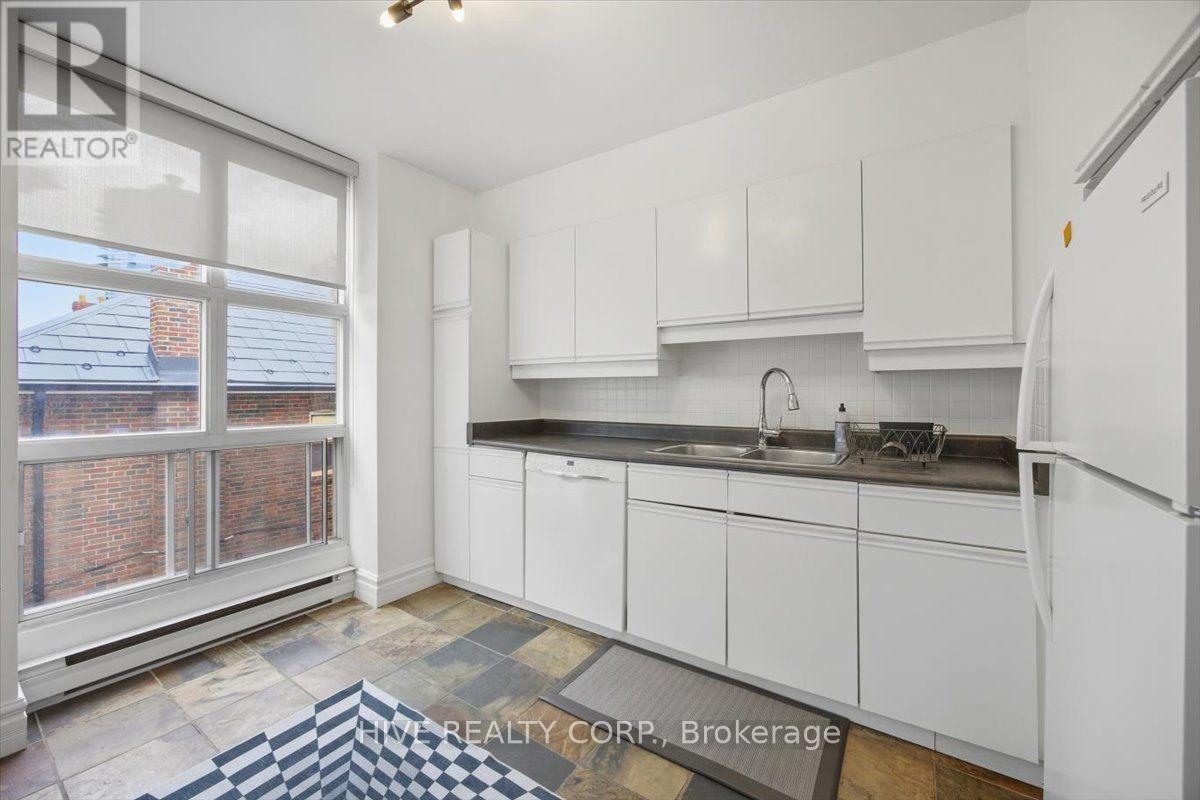 #D 957 BROADVIEW AVENUE - 12