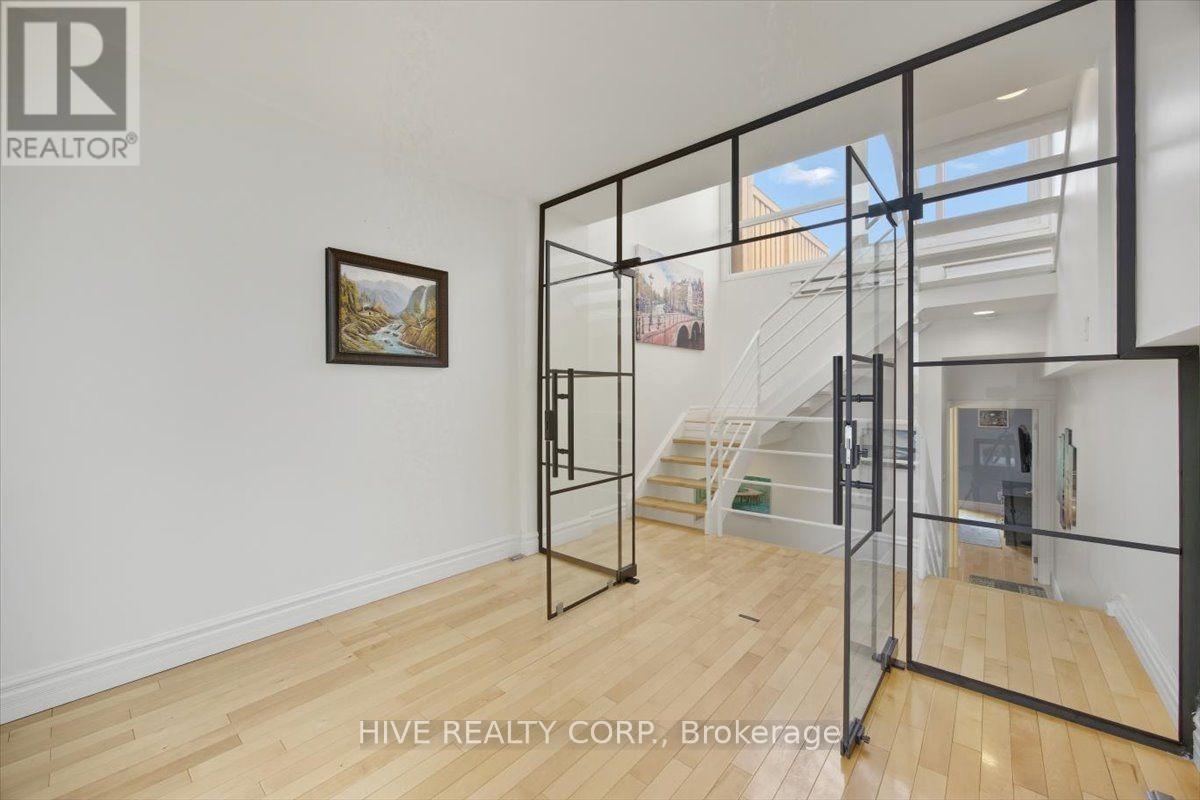 #D 957 BROADVIEW AVENUE - 20