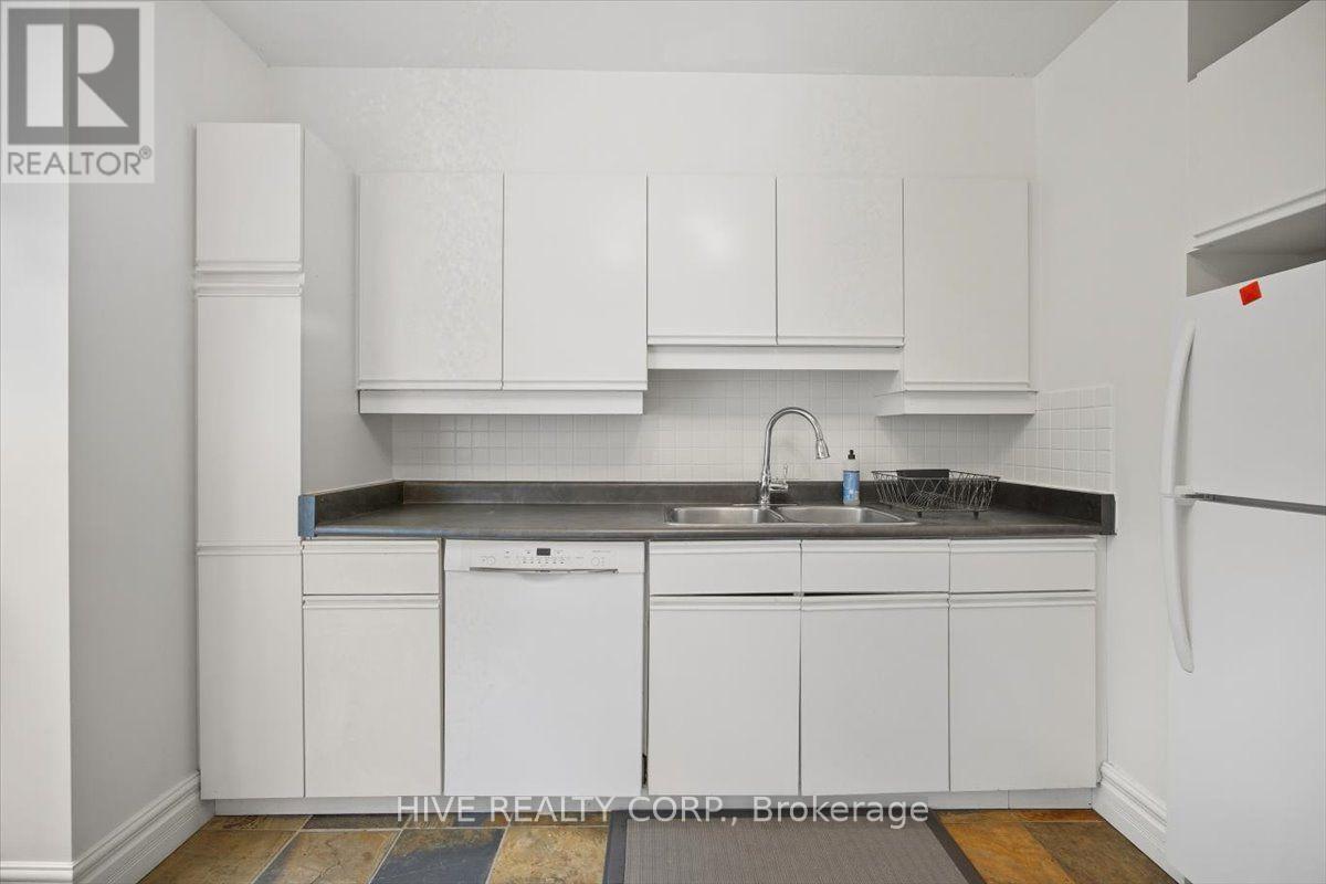 #D 957 BROADVIEW AVENUE - Image 14