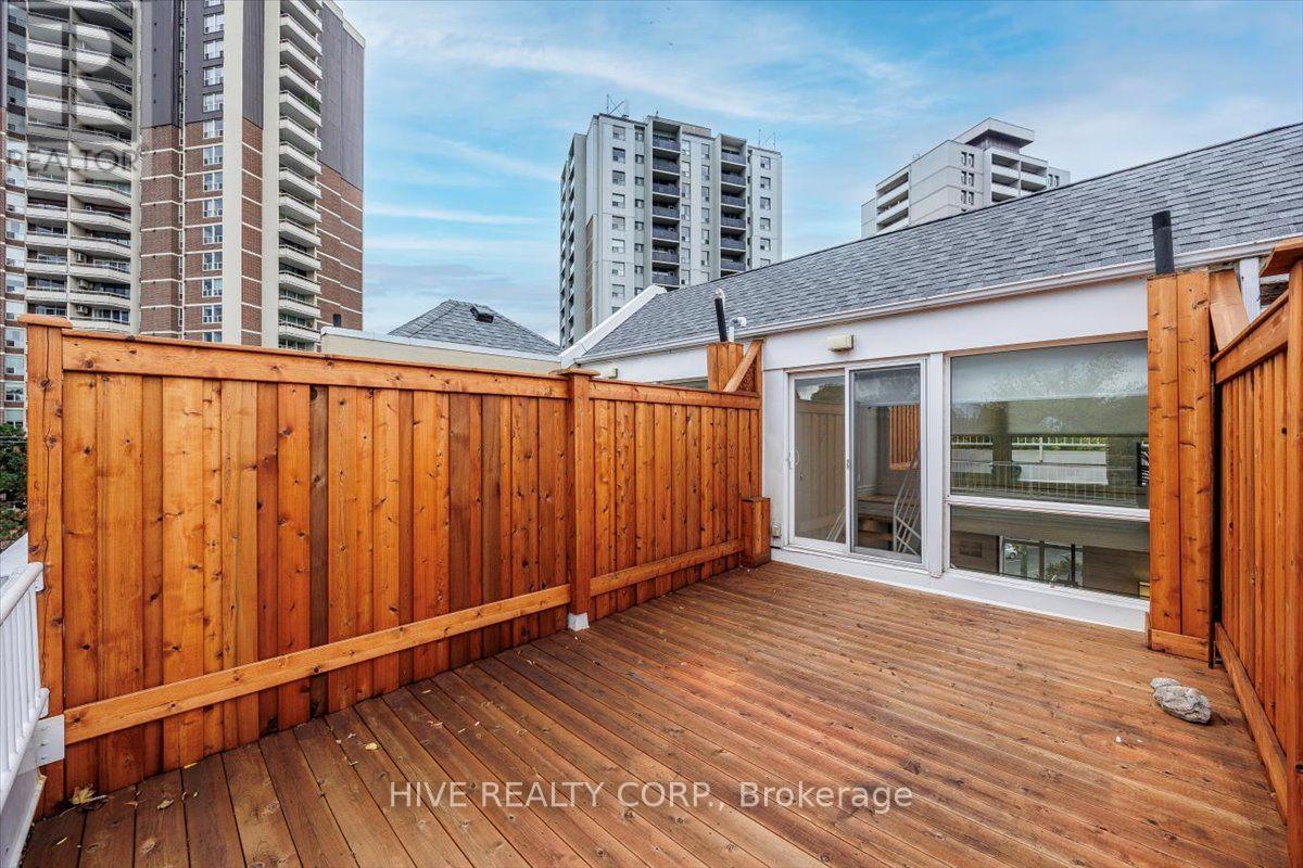 #D 957 BROADVIEW AVENUE - Image 25