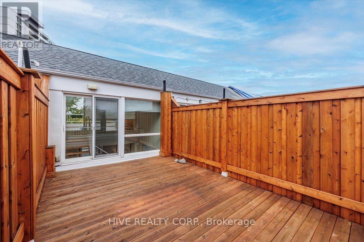 #D 957 BROADVIEW AVENUE - 26