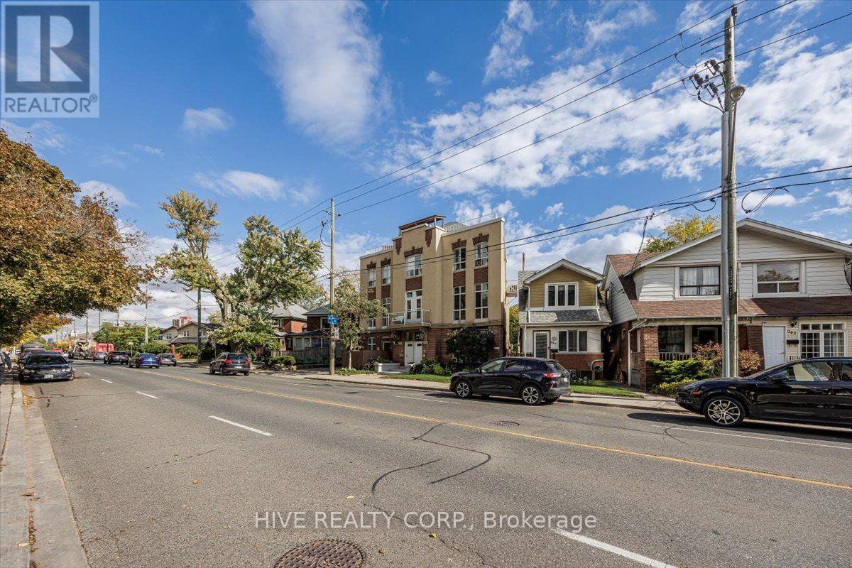 #D 957 BROADVIEW AVENUE - 28