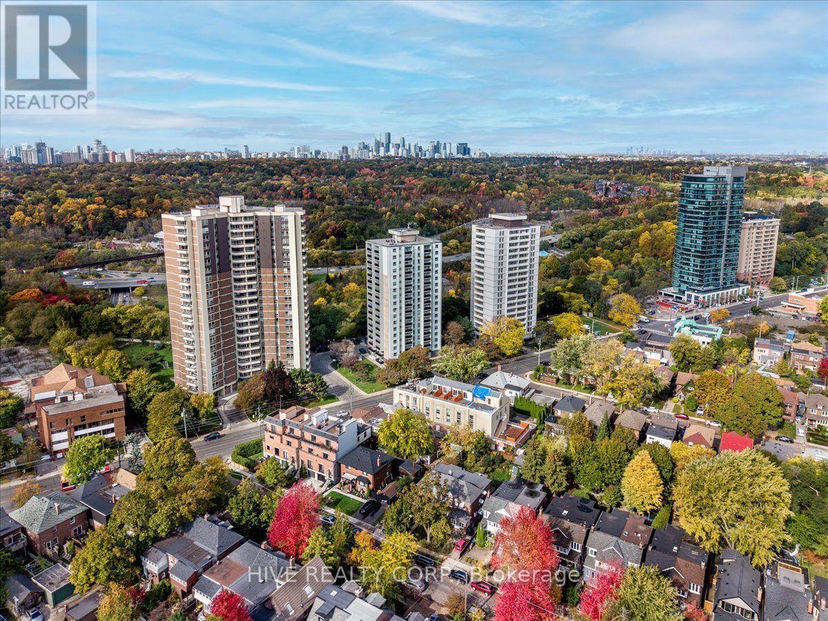 #D 957 BROADVIEW AVENUE - 32