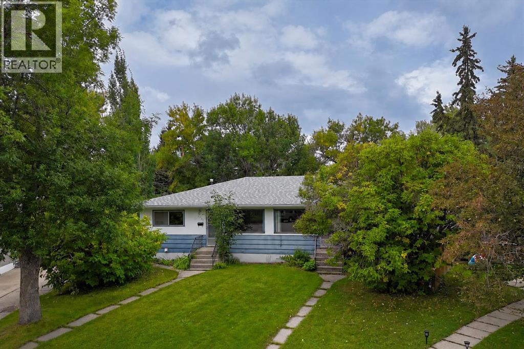 2731 17 Street NW, Capitol Hill, Calgary photo 2