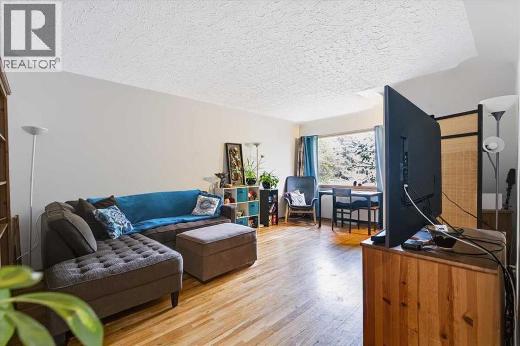 2731 17 Street NW, Calgary — photo 8