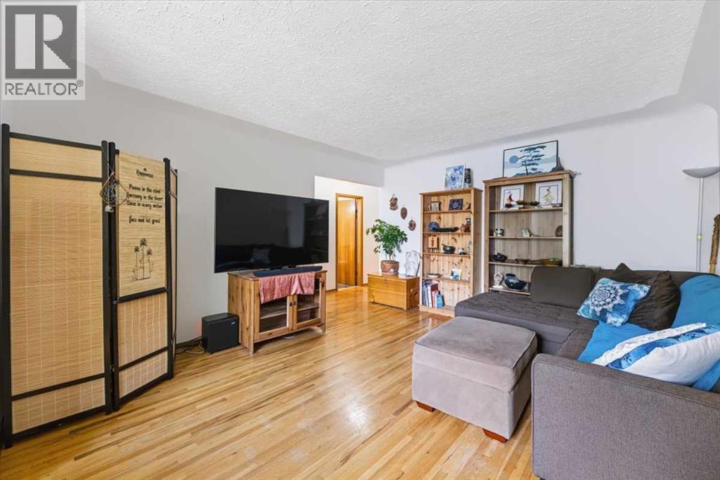 2731 17 Street NW, Calgary — photo 9