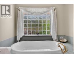 6226 Heighway Lane, Peachland, BC V0H1X7 Photo 38