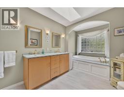 6226 Heighway Lane, Peachland, BC V0H1X7 Photo 37