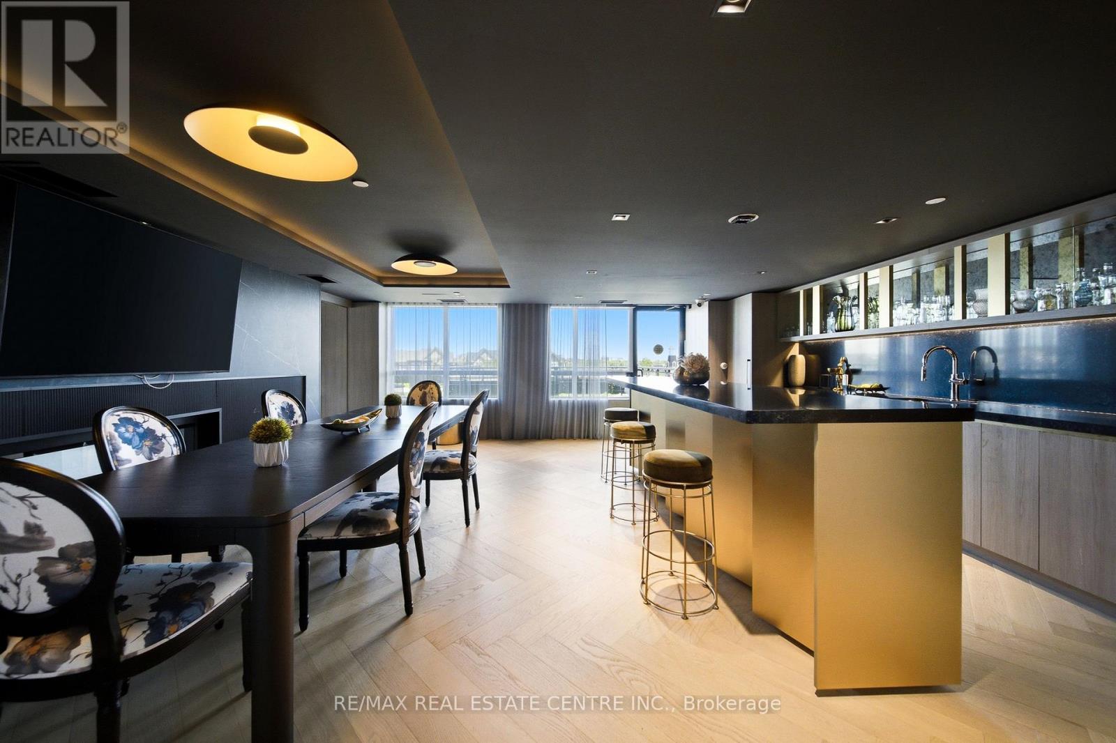 #221 395 DUNDAS STREET W - Image 23