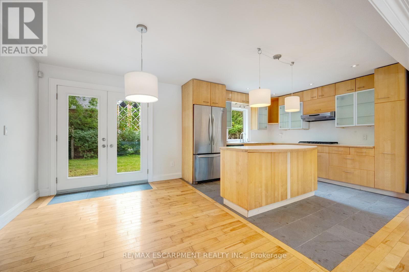 7 WASHINGTON AVENUE - 12