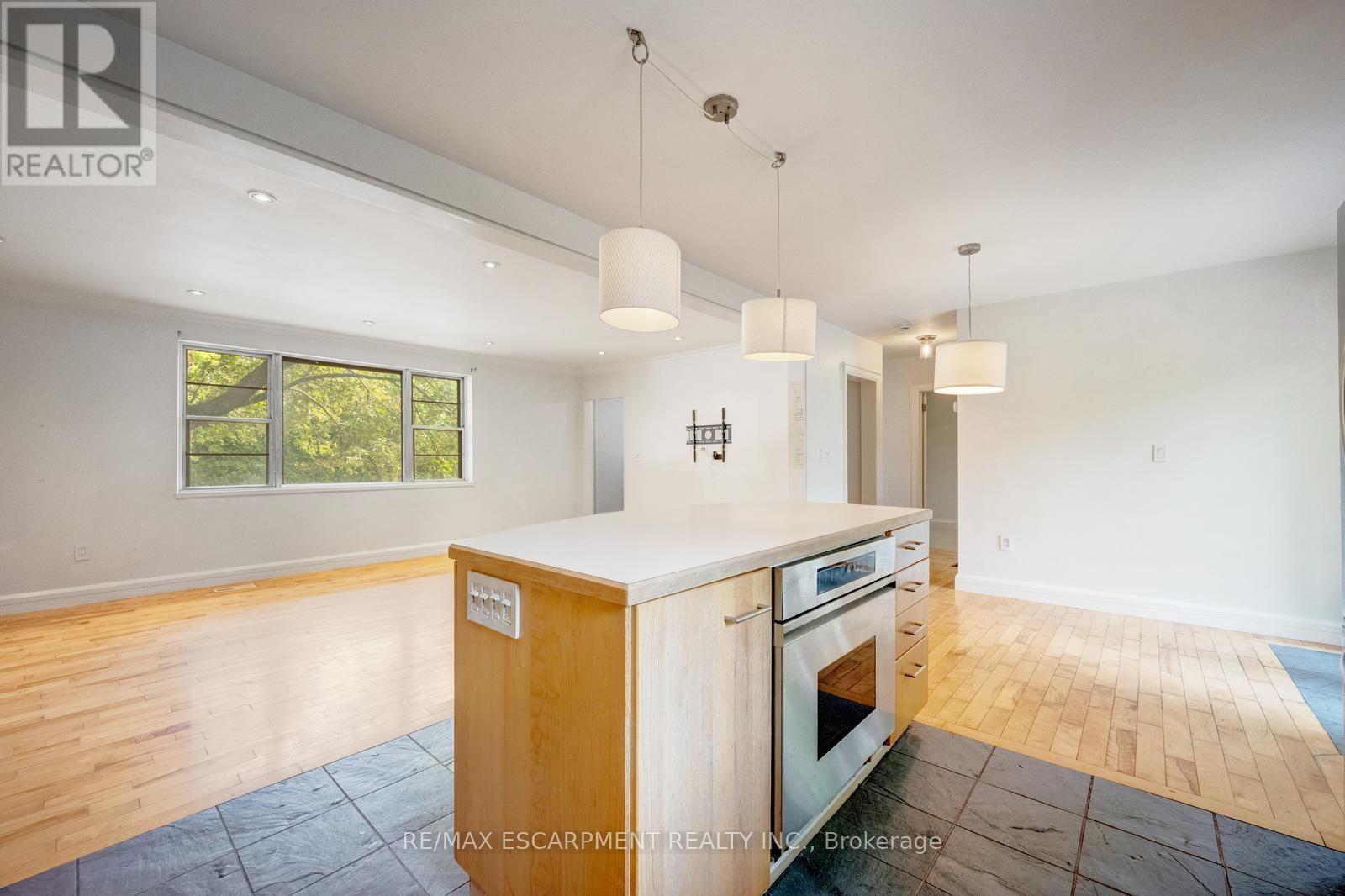 7 WASHINGTON AVENUE - 16