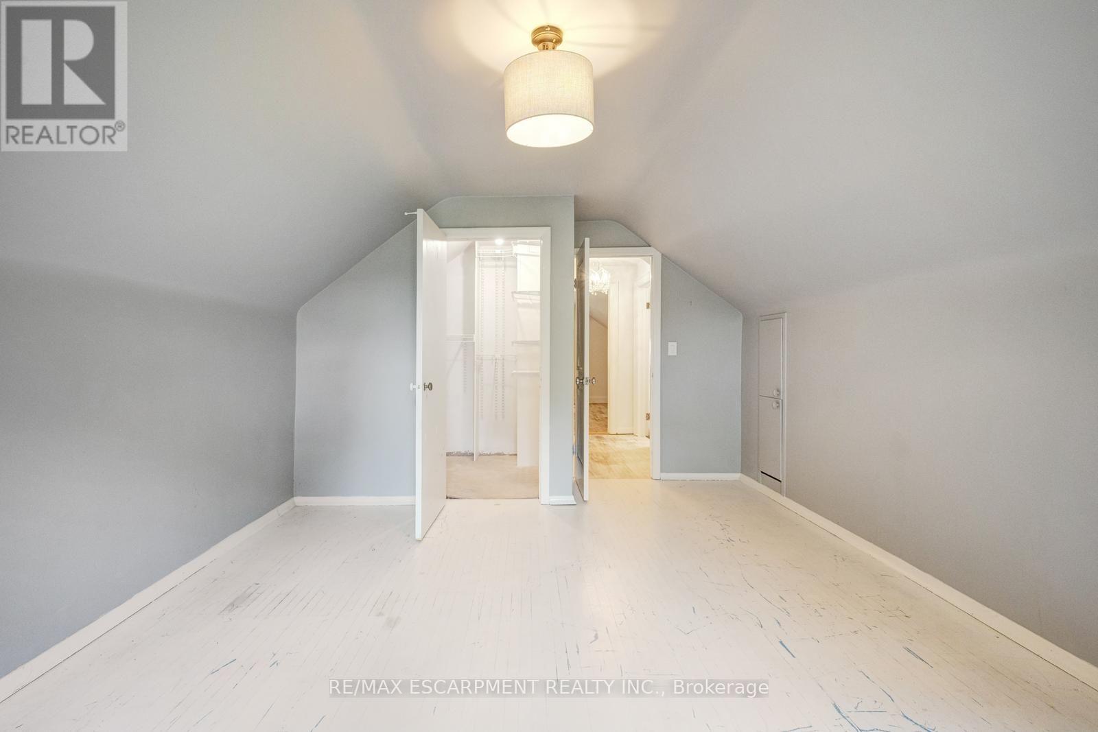 7 WASHINGTON AVENUE - 26