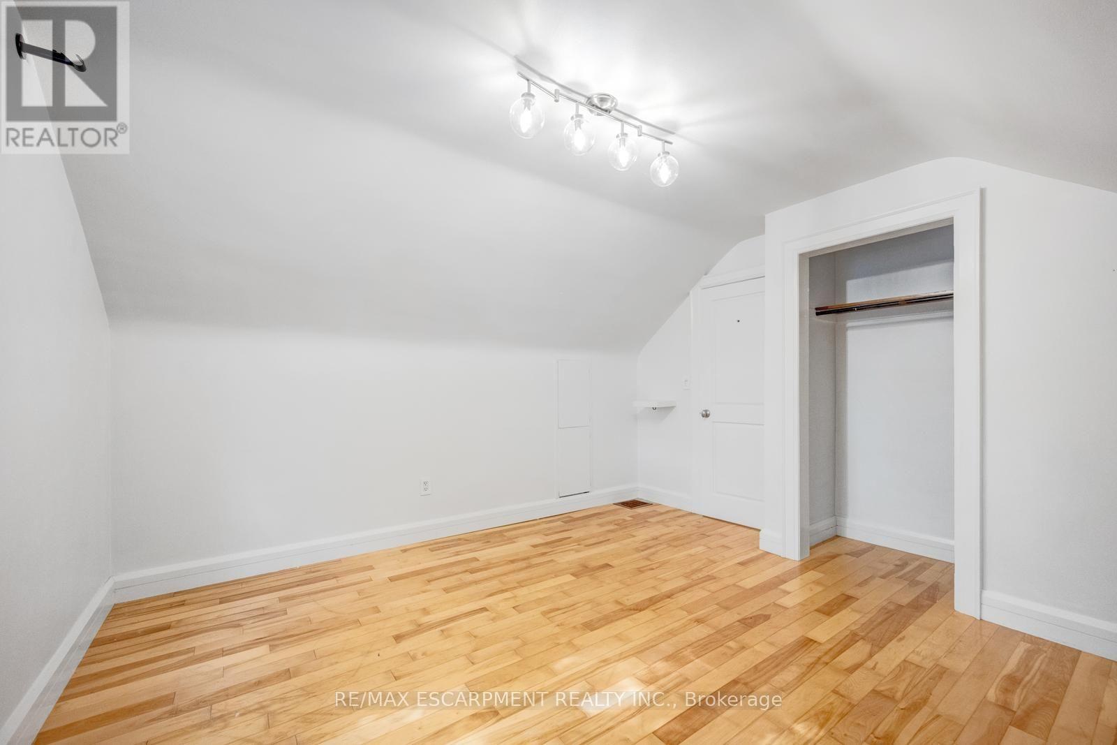7 WASHINGTON AVENUE - 29