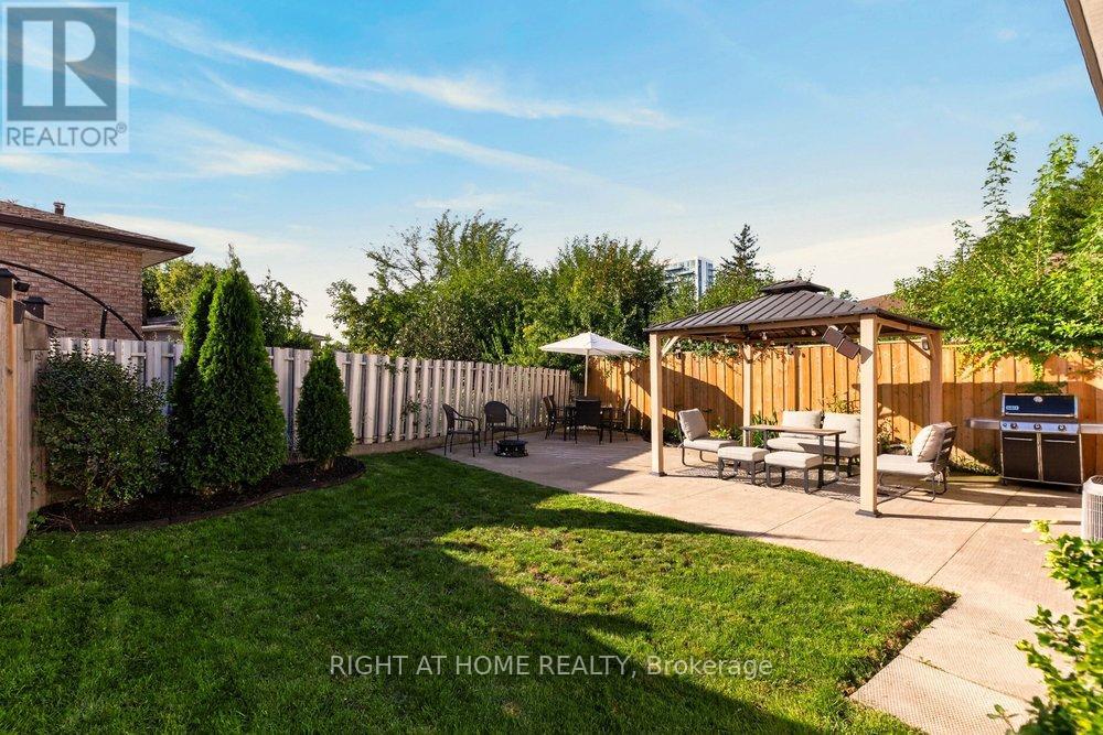 168 BERKINDALE DRIVE - 29