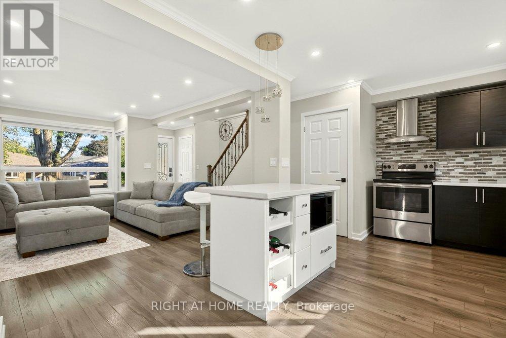 168 BERKINDALE DRIVE - 9