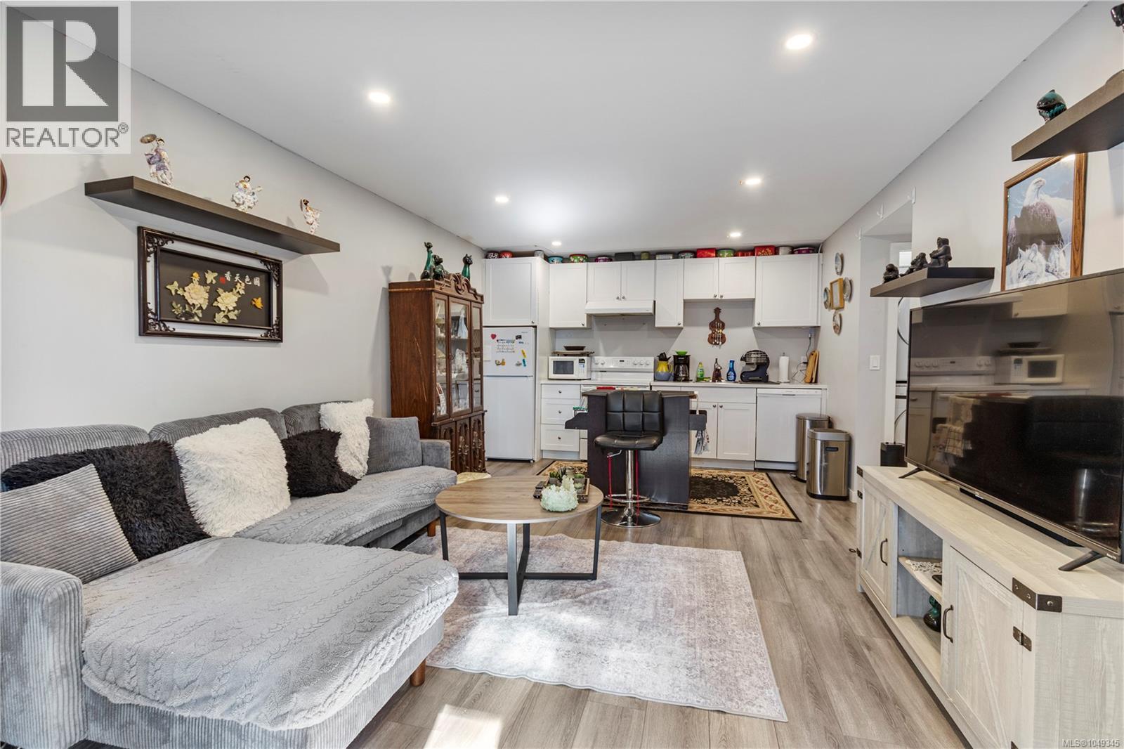 403 Harewood Rd - Image 15
