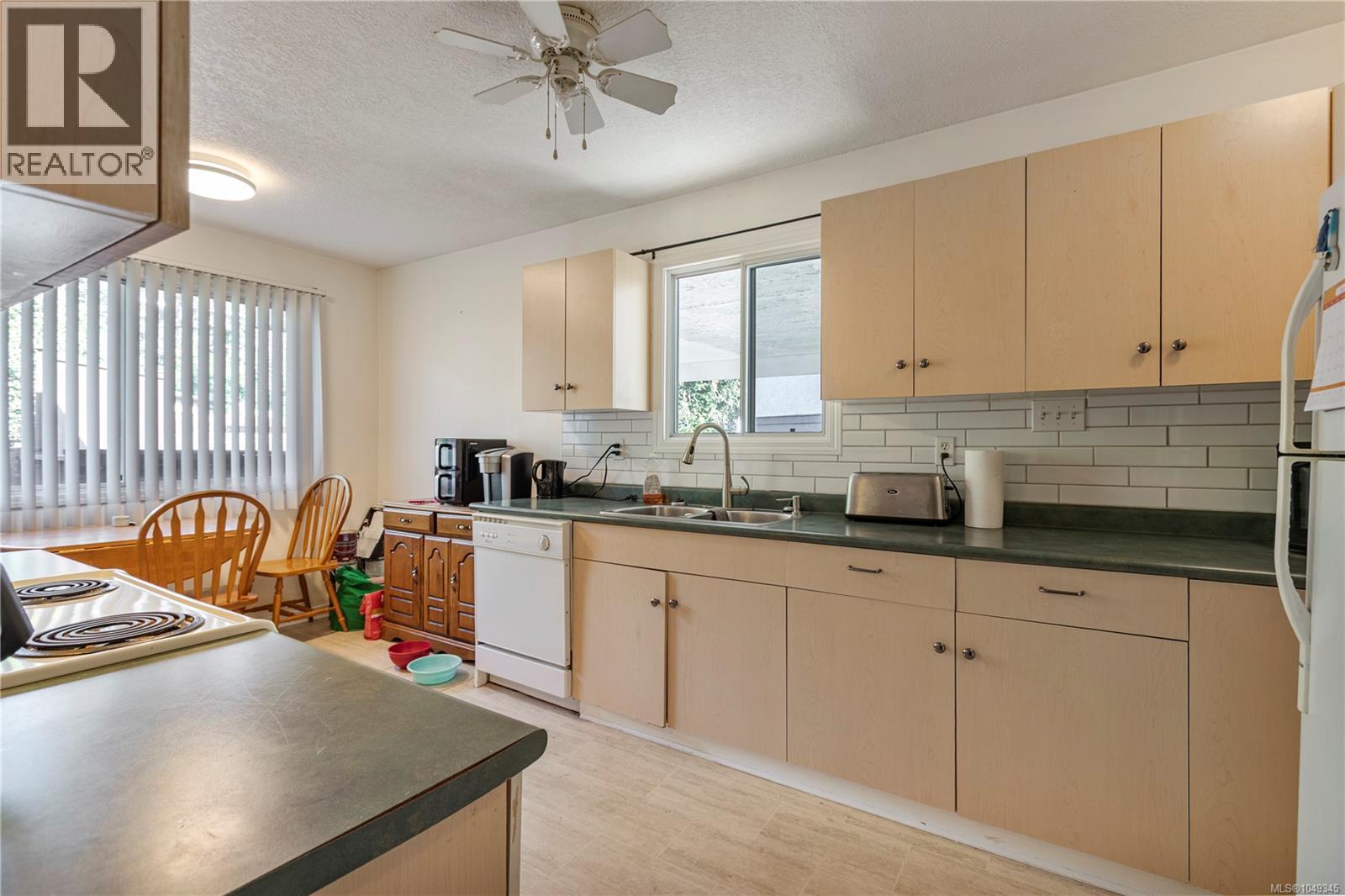 403 Harewood Rd - 6