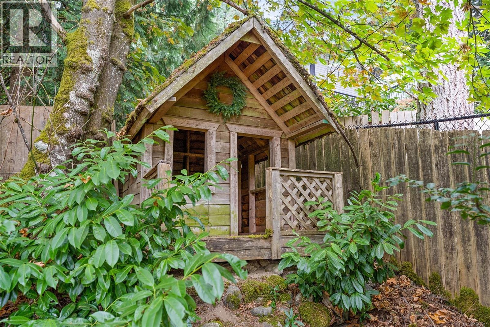 3272 Haida Dr - Image 40