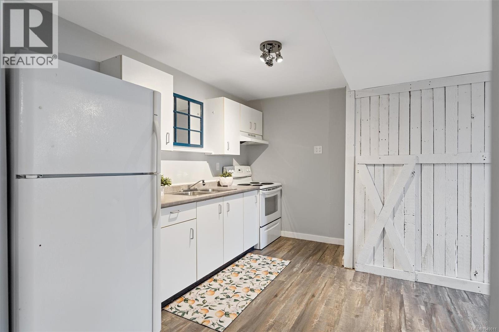 3272 Haida Dr - Image 26