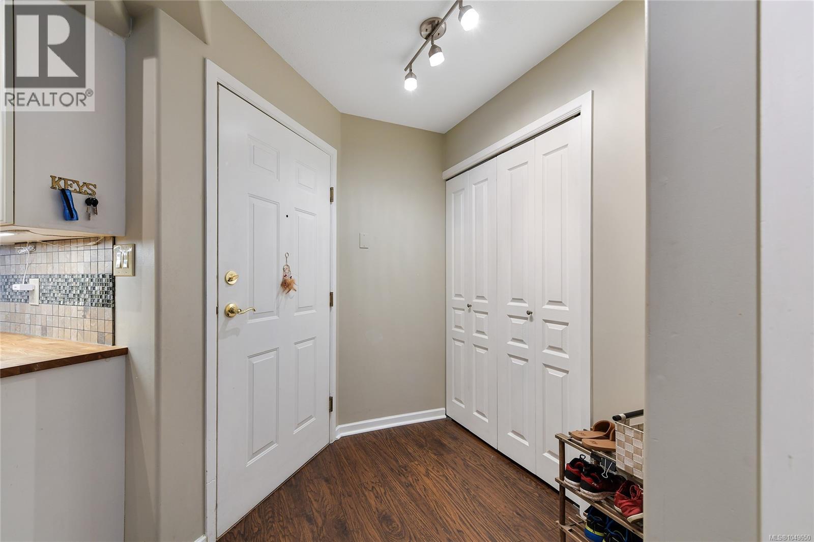#108 27 Songhees Rd - 2