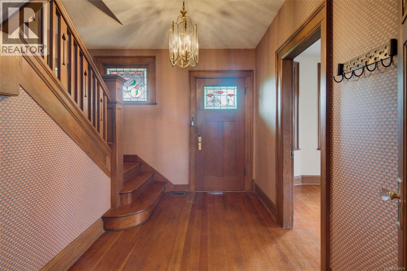 1569 PEMBROKE St - 12