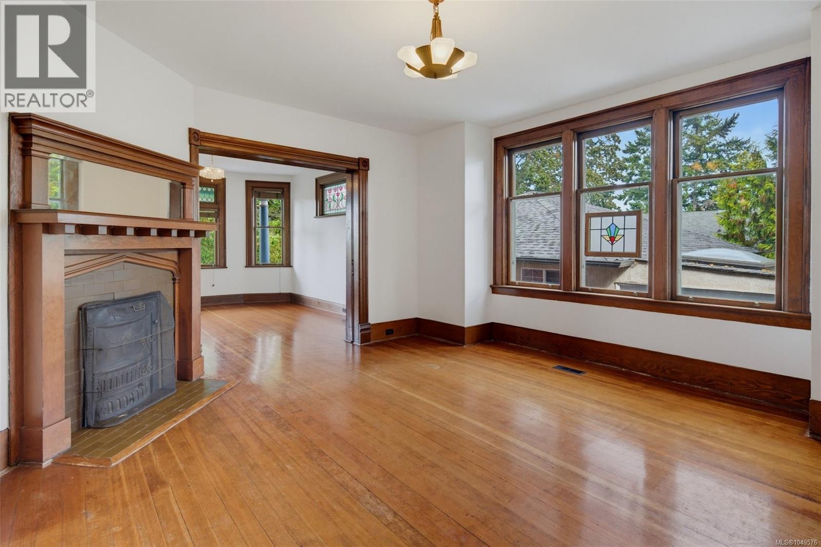 1569 PEMBROKE St - 17