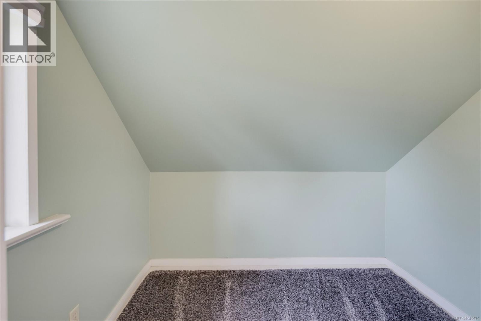 1569 PEMBROKE St - 31