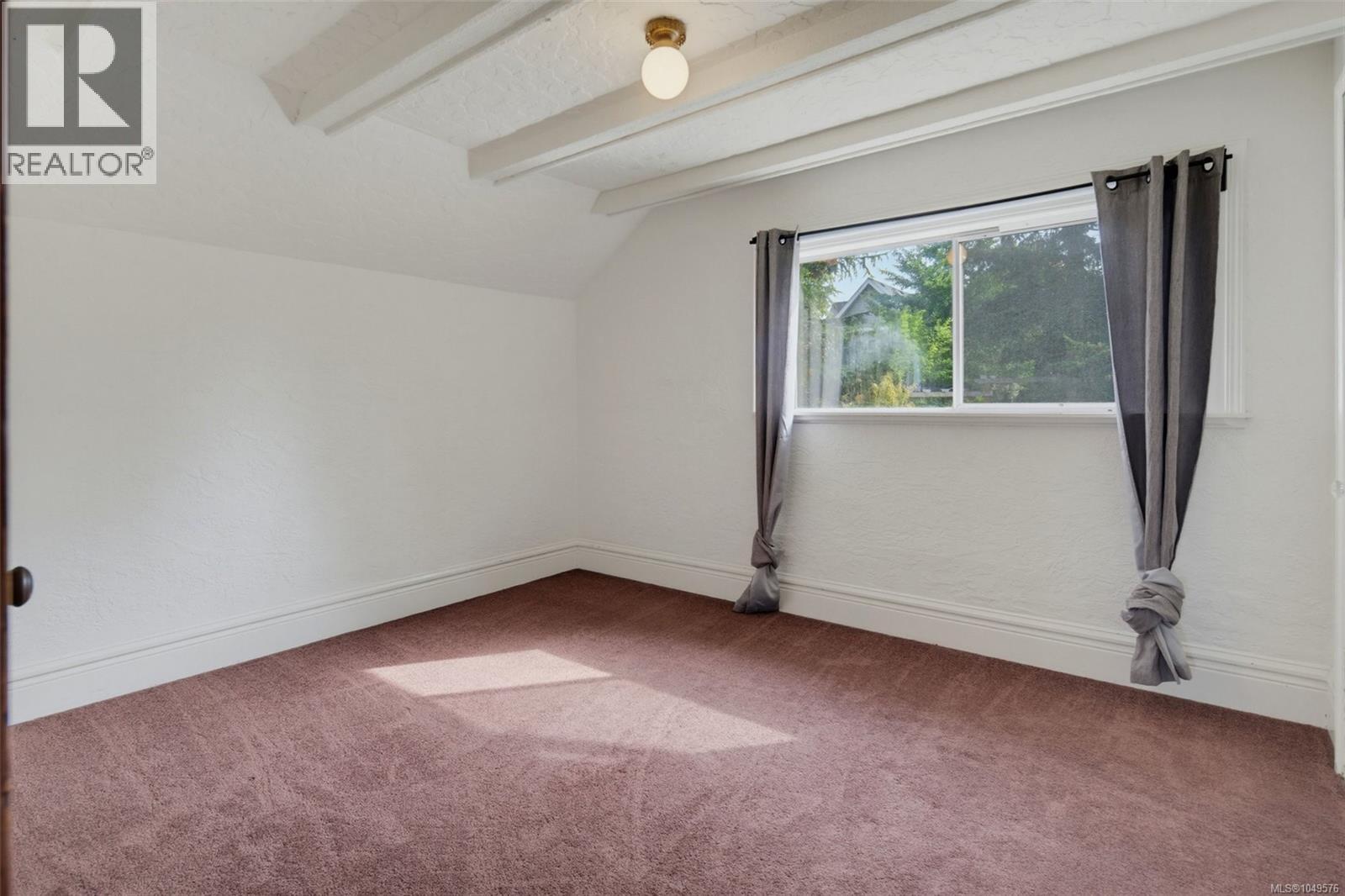 1569 PEMBROKE St - 33