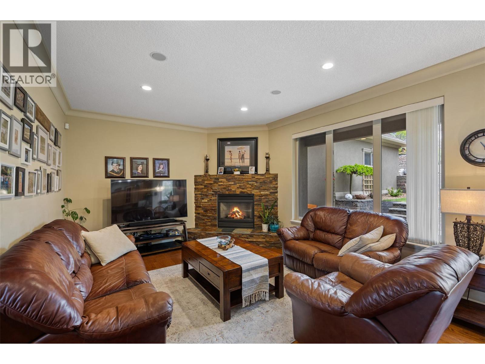 456 AZURE Place - 13