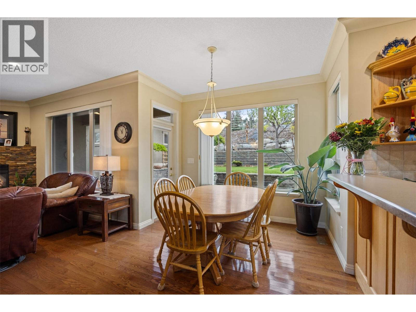 456 AZURE Place - Image 14