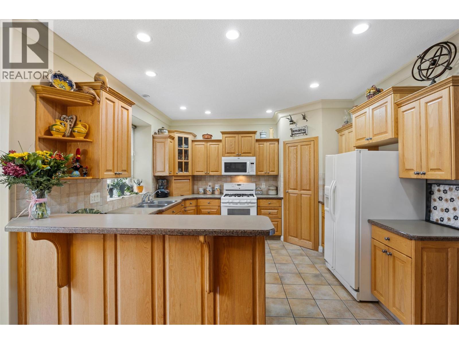 456 AZURE Place - Image 16