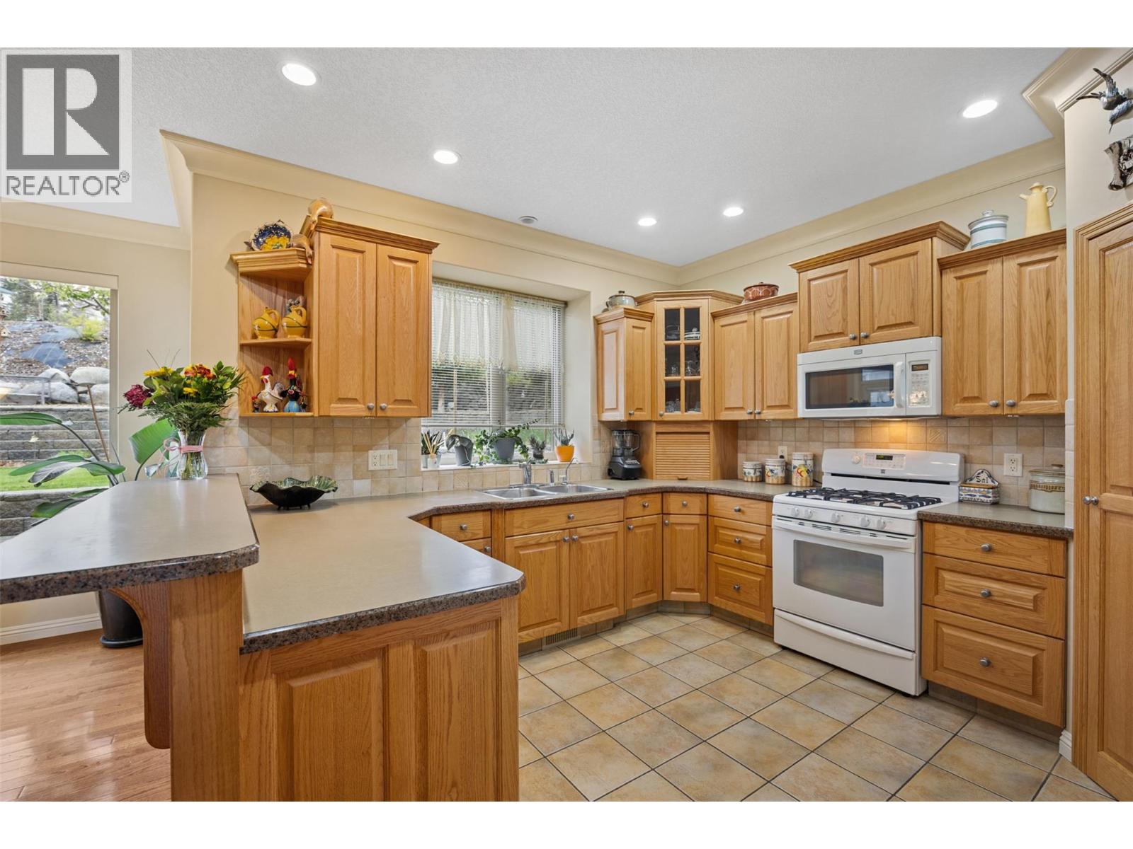 456 AZURE Place - 17