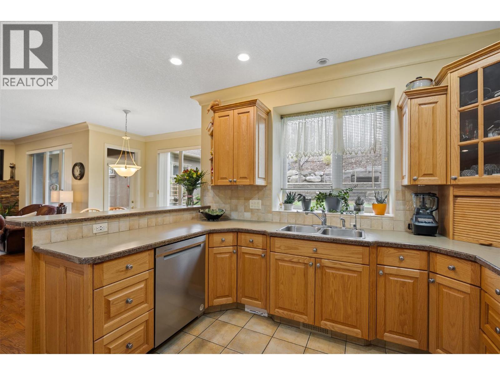 456 AZURE Place - Image 19